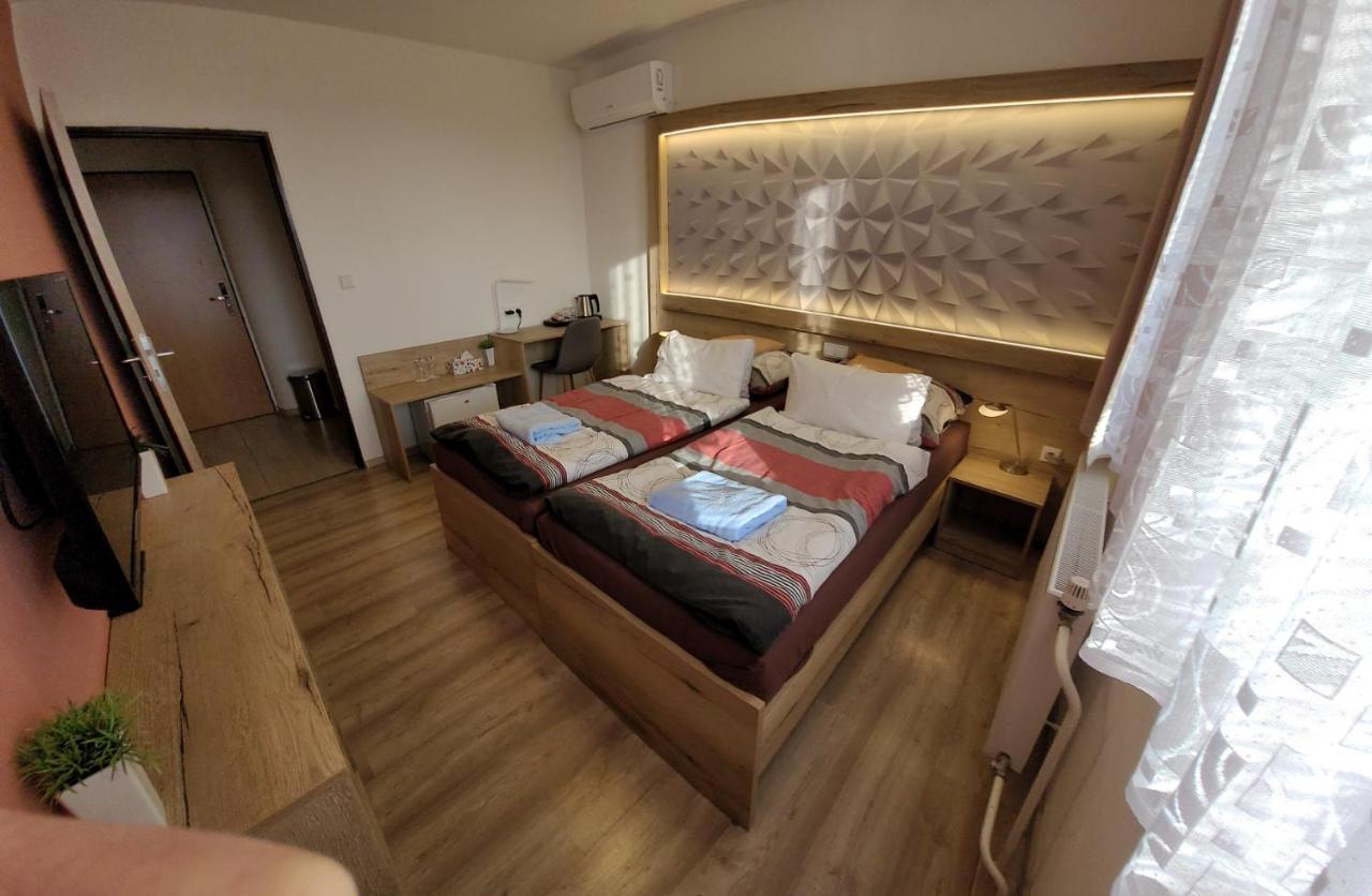 Hotel Gol Prostějov エクステリア 写真