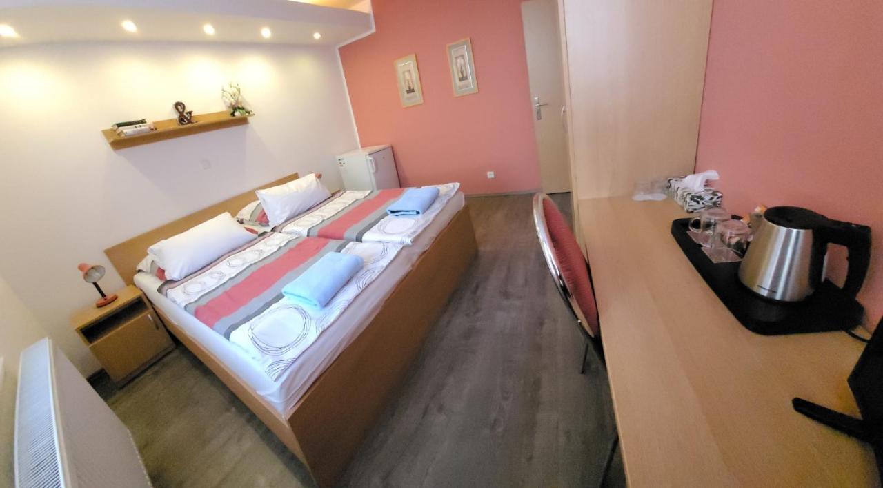 Hotel Gol Prostějov エクステリア 写真