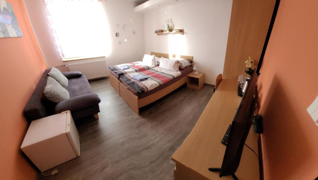 Hotel Gol Prostějov エクステリア 写真