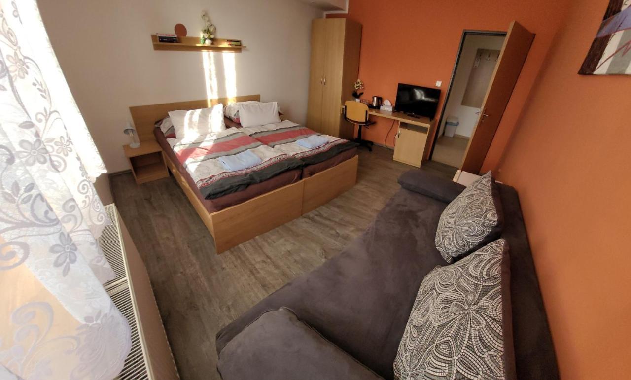 Hotel Gol Prostějov エクステリア 写真