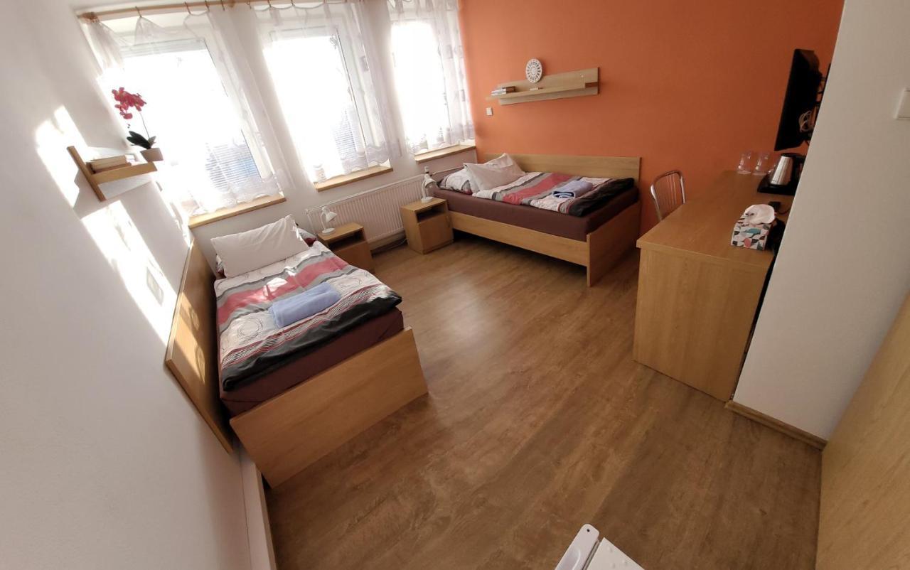 Hotel Gol Prostějov エクステリア 写真