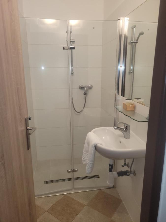 Hotel Gol Prostějov エクステリア 写真