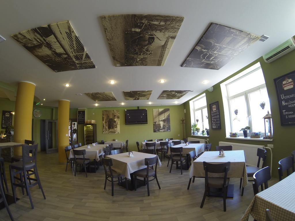 Hotel Gol Prostějov エクステリア 写真