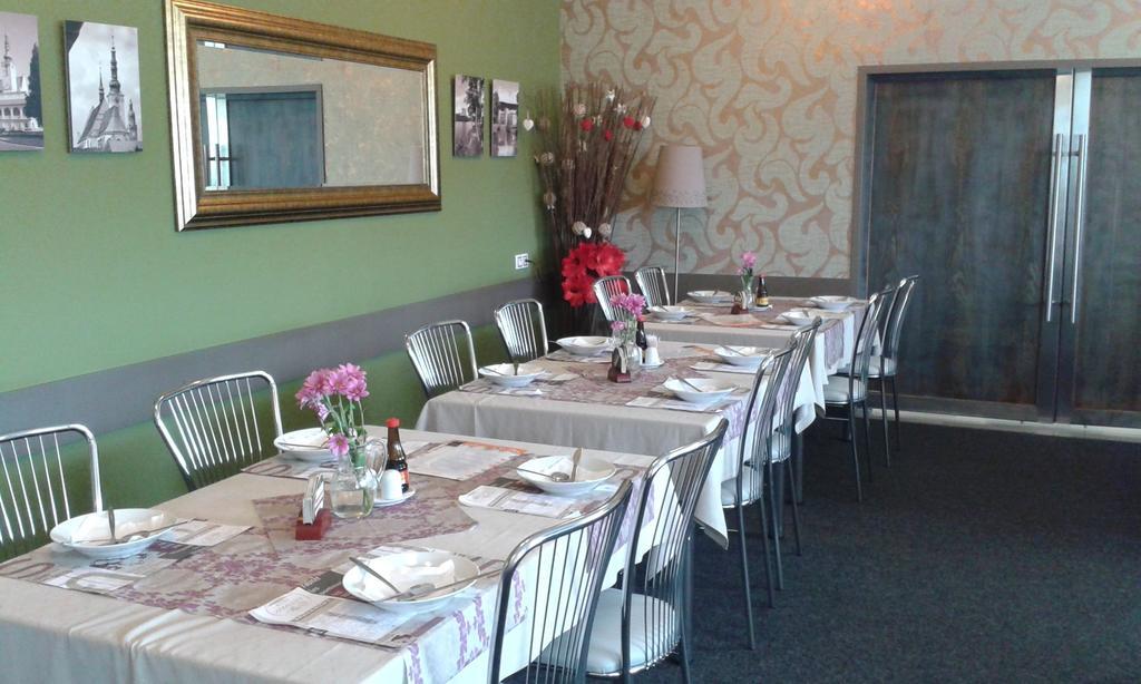 Hotel Gol Prostějov エクステリア 写真